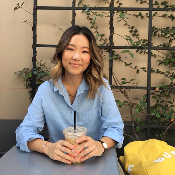 Meet your Posher, Monica - Picture 1 of 2